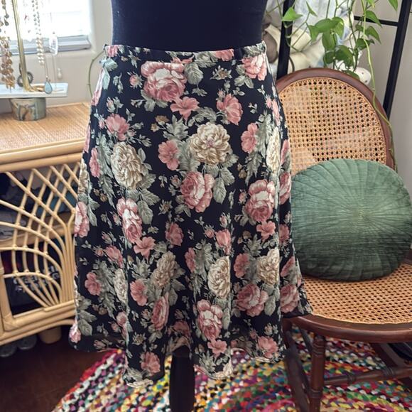 Mid Y2K Express Black Floral Side Zip Mini Skirt - Picture 2 of 5